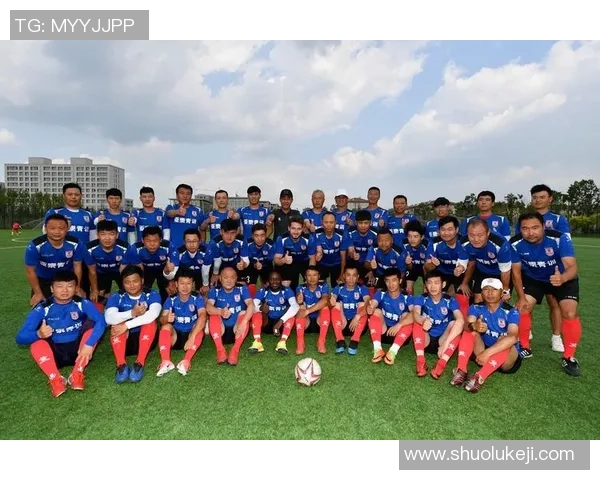 深圳足球队荣登足球团队协作排行榜第二名展现团队精神与实力